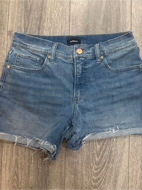 Express Distressed Denim Cutoff Shorts - Medium Blue Size 4